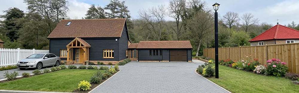 Vertical Solar Panel Garden Light ZEUS Installation 2 Vertical Solar Panel Garden Light ZEUS Installation