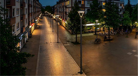 ZC-GGD001 solar post top light with die-cast aluminum housing and 20000mAh LiFePO4 battery.png