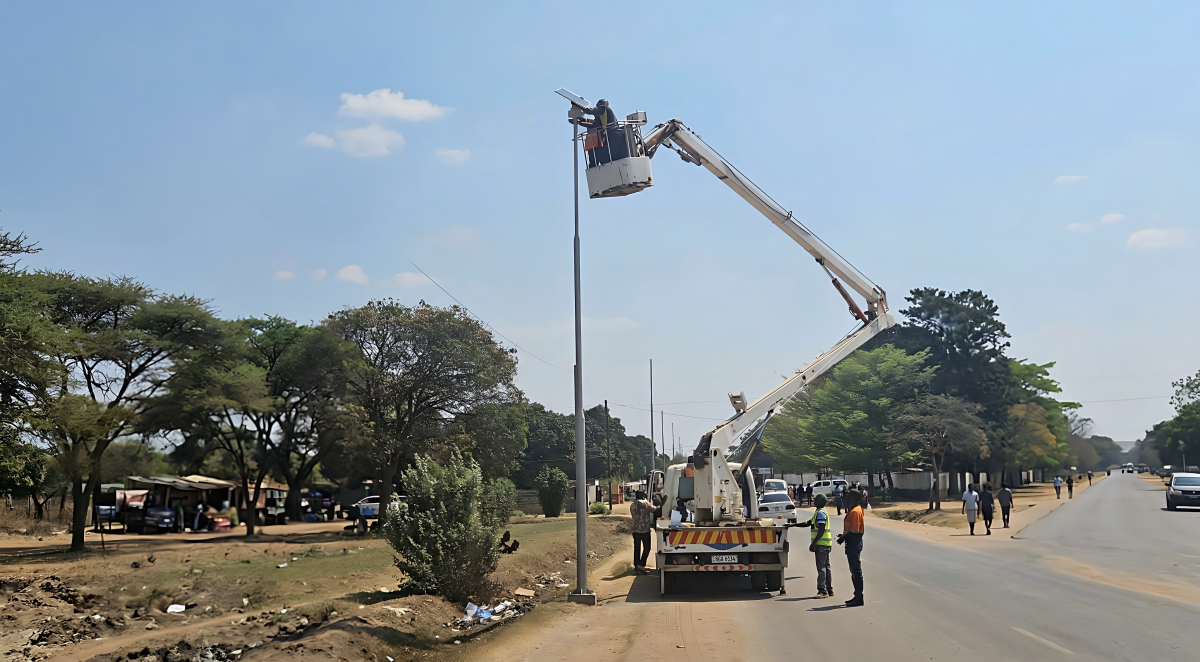 Sailing Series All-In-Two Solar Power Street Light with adjustable solar panel and anti-corrosion aluminum shell installed along a scenic coastal highway..png